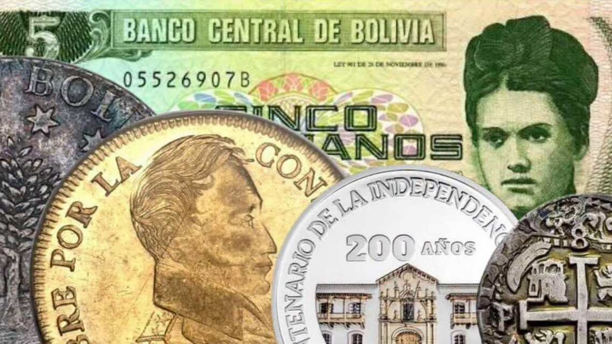 Collage de un billete de 5 bolivianos con Adela Zamudio, una moneda de Bolívar, una pieza del bicentenario y una macuquina colonial