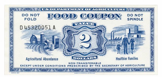 Cupón de alimentos USDA de dos dólares, Serie 1967, anverso con Agricultural Abundance y Healthier Families